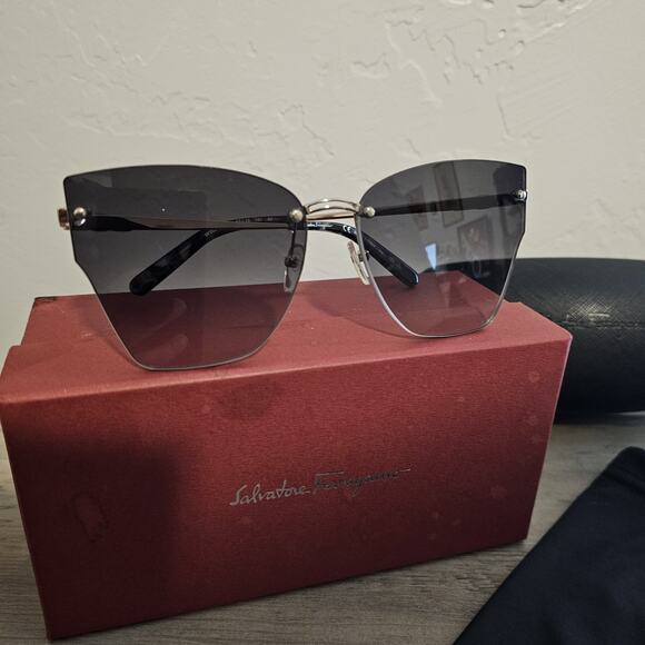 Salvatore Ferragamo SF223S Rimless Butterfly Sunglasses Rose Gold Gray Designer - Picture 5 of 14